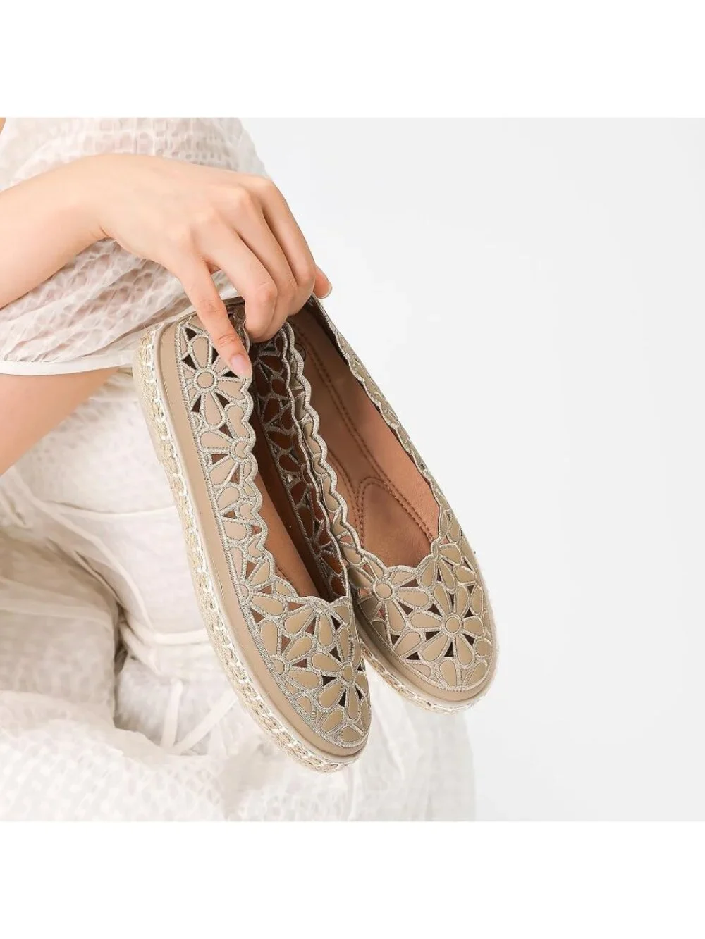 Women’s Chocolate Floral Daisy Round Toe Comfortable Slip On Casual Ballet Flats